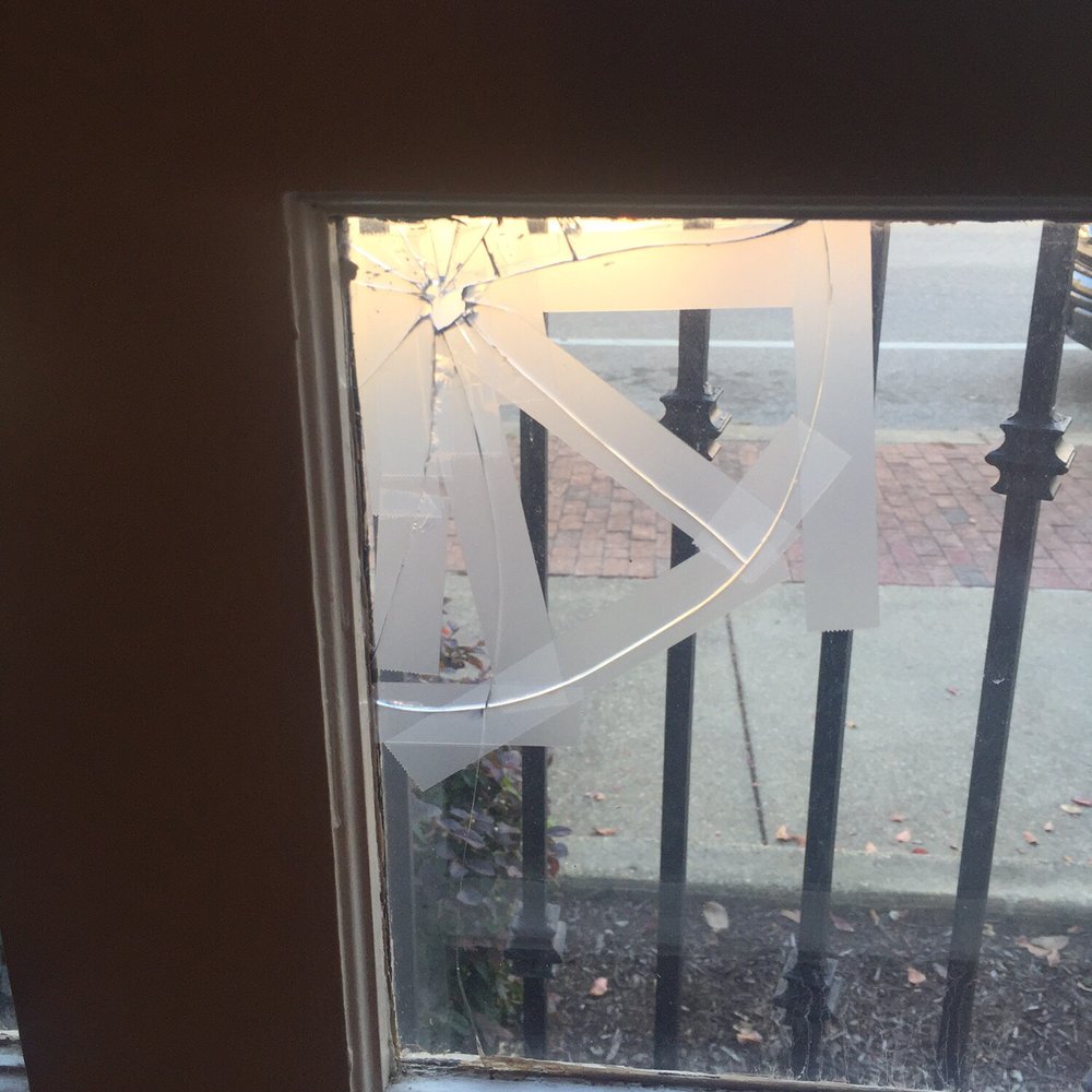 New World Inn - Bullet hole repaired with scotch tape? - Hotels Near Me - Pensacola, Florida New World Inn - Bullet hole repaired with scotch tape? - Hotels Near Me - Pensacola, Florida