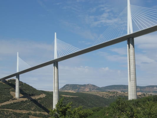 Viaduc de Millau by null