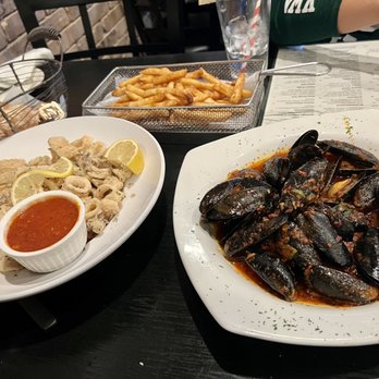 Boniello's - Calamari Marinara & Mussels Fra Diavolo! - Italian Near Me - Riverdale, New Jersey Boniello's - Calamari Marinara & Mussels Fra Diavolo! - Italian Near Me - Riverdale, New Jersey