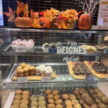 McDonald's - a display case filled with donuts - Fast Food Near Me - Laval, Quebec McDonald's - a display case filled with donuts - Fast Food Near Me - Laval, Quebec