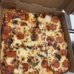 Town Square Pizza