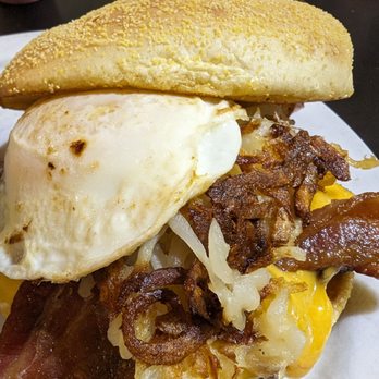 The Breakfast Club and Pub - Breakfast club pub breakfast burger - American Near Me - La Crosse, Wisconsin