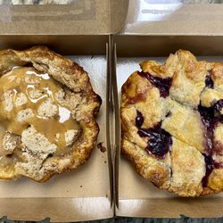 Primrose Farm - Dutch apple pie and mixed berry pie