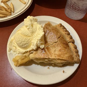 Bob’s Big Boy - apple pie - American Near Me - Burbank, California