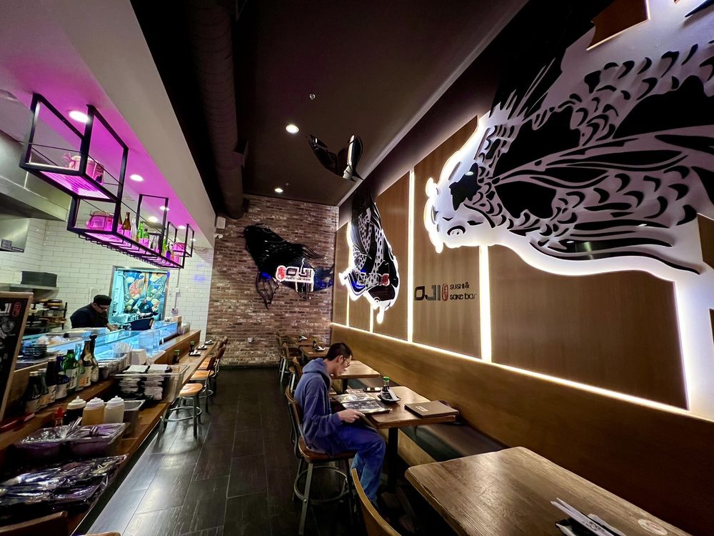 OJI Sushi & Sake Bar