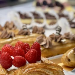 La Crema Patisserie - Pastries