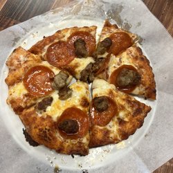 Round Table Pizza