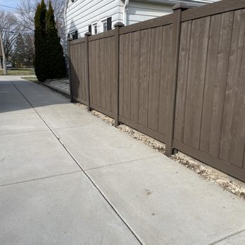 Metropolitan Fence - Beautiful composite fence along driveway - Fences & Gates Near Me - Waukesha, Wisconsin Metropolitan Fence - Beautiful composite fence along driveway - Fences & Gates Near Me - Waukesha, Wisconsin