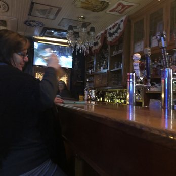 Finley's Bar & Grill - Bars Near Me - Manteca, California