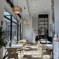 Fan Chinese restaurant - Main seating area.