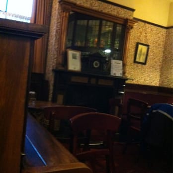 Beacon Hotel - The Snug - Pubs Near Me - Dudley, DUD