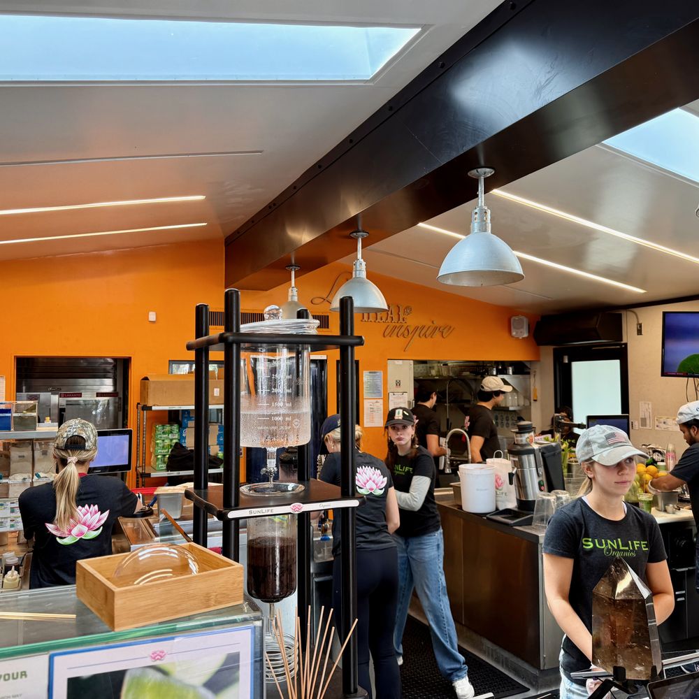 Sunlife Organics - Juice Bars & Smoothies Near Me - Malibu, California