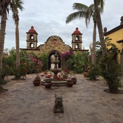 Hacienda Cerritos - Courtyard