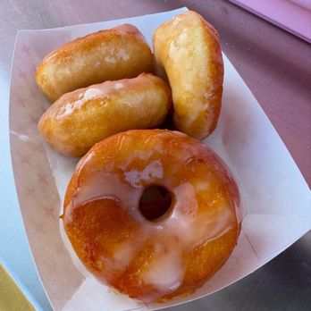 Zo’s Mini Donuts - Glazed donuts - Donuts Near Me - South Haven, Michigan Zo’s Mini Donuts - Glazed donuts - Donuts Near Me - South Haven, Michigan