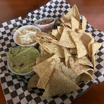 Señor Bones - Guacamole, queso, picc - Mexican Near Me - Cle Elum, Washington