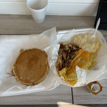 Charlie's Coney Island - Bacon omelette with grits, hash browns and pancakes - American Near Me - Gary, Indiana Charlie's Coney Island - Bacon omelette with grits, hash browns and pancakes - American Near Me - Gary, Indiana