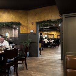 Carfagna's Ristorante - Sitting waiting to order