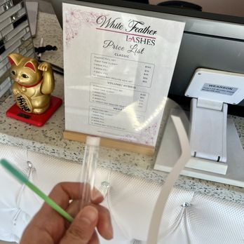 White Feather Lashes - Eyelash Service Near Me - Costa Mesa, California