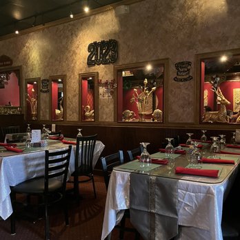 Thai Palace - the interior of the restaurant - Thai Near Me - Bradenton, Florida