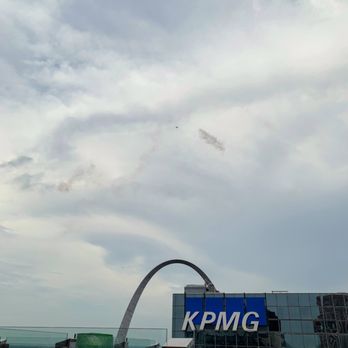 360 Rooftop Bar - Lounges Near Me - St. Louis, Missouri