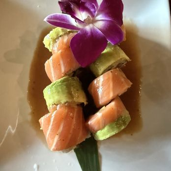 Bui Sushi - Malibu Sunset Roll - Sushi Bars Near Me - Malibu, California Bui Sushi - Malibu Sunset Roll - Sushi Bars Near Me - Malibu, California