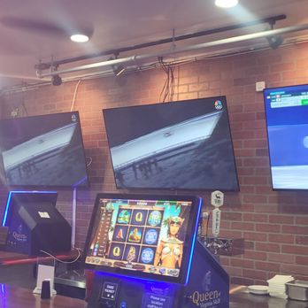 First Down Sports Bar & Grill - Sports Bars Near Me - Arlington, Virginia