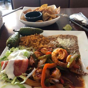 Tacos La Revancha - Mexican Near Me - Long Beach, California