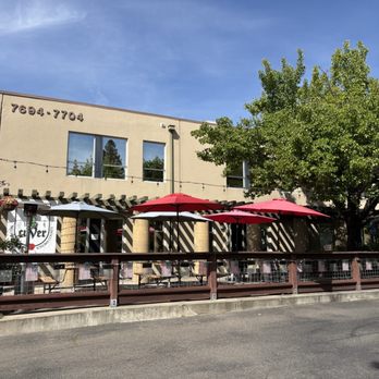 CUVER Belgian Brewers - Outside patio - Breweries Near Me - Windsor, California CUVER Belgian Brewers - Outside patio - Breweries Near Me - Windsor, California