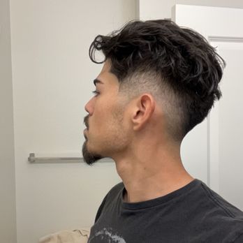 Dmnd Kutz Barber Shop - Barbers Near Me - Avondale, Arizona