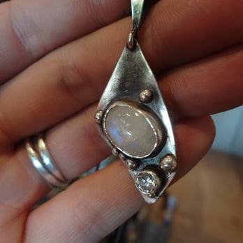 Gift Itself - Jewelry Near Me - Green Bay, Wisconsin Gift Itself - Jewelry Near Me - Green Bay, Wisconsin