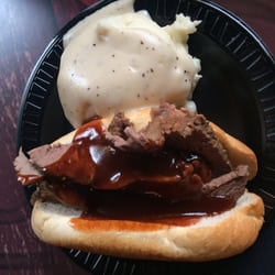 Roast beef with BBQ sauce and mashed potatoes