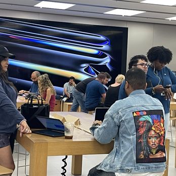Apple Boca Raton - Computers Near Me - Boca Raton, Florida