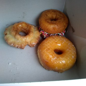 Master Donuts - What's left, at least they left me a sprinkle donut - Donuts Near Me - Las Vegas, Nevada Master Donuts - What's left, at least they left me a sprinkle donut - Donuts Near Me - Las Vegas, Nevada