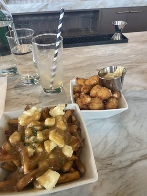 Petit Poutinerie by null