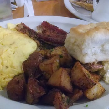 Ginger Sue's - The Classic, eggs, bacon, potatoes and a biscuit - Breakfast & Brunch Near Me - Lee's Summit, Missouri Ginger Sue's - The Classic, eggs, bacon, potatoes and a biscuit - Breakfast & Brunch Near Me - Lee's Summit, Missouri