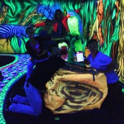 Minigolf Schwarzlicht Moonlight - Ahhhh glow in the dark!