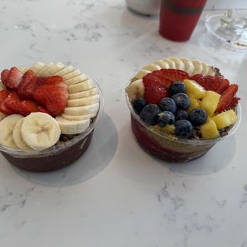 Acai R - original açaí bowl with bananas and strawberries + drizzled with peanut butter and agave (left bowl) - Acai Bowls Near Me - San Francisco, California Acai R - original açaí bowl with bananas and strawberries + drizzled with peanut butter and agave (left bowl) - Acai Bowls Near Me - San Francisco, California