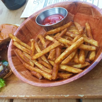 Idle Hour - Cheeseburger and fries ($15) - American Near Me - Los Angeles, California Idle Hour - Cheeseburger and fries ($15) - American Near Me - Los Angeles, California