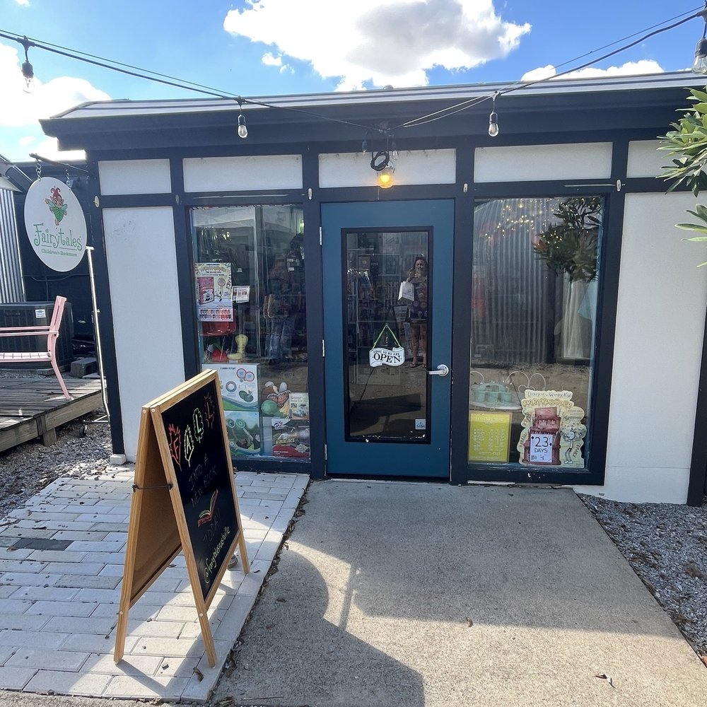Fairytales Bookstore - The smallest bookshop I've ever been to is full of great gifts for kids! - Bookstores Near Me - Nashville, Tennessee
