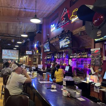 Central Station Bar & Grill - Bar area - American Near Me - Dodge City, Kansas