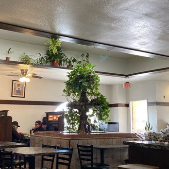 Borreguitas Bar Express - fountain and some seating areas - Mexican Near Me - Pomona, California
