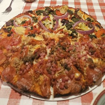 Giovanni's - 1/2 meatlover 1/2 Mediterranean veggie - Italian Near Me - Fairborn, Ohio