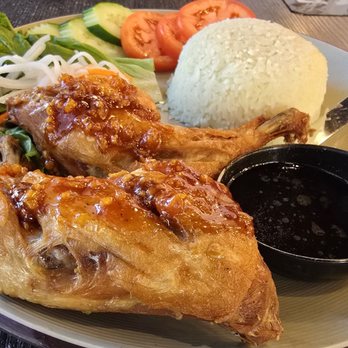 Pho This Way - Fried Chicken Yellow Rice with Garlic Fish Sauce - Vietnamese Near Me - San Jose, California Pho This Way - Fried Chicken Yellow Rice with Garlic Fish Sauce - Vietnamese Near Me - San Jose, California