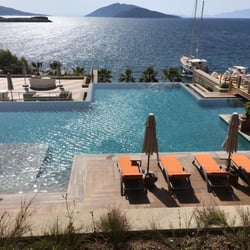 Caresse Luxury Collection Resort & Spa