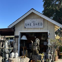 Solvang Taxi and Wine Tours - The garden store was adorable!