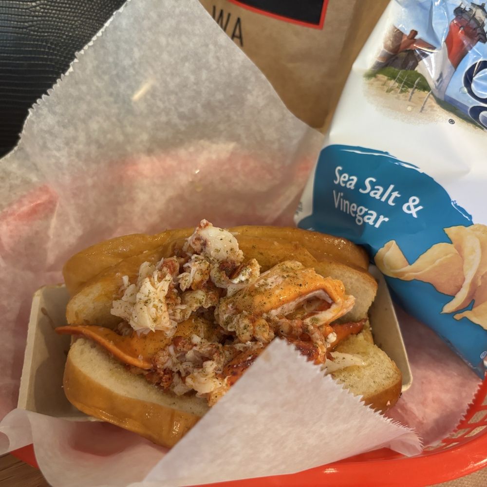 Lobster roll