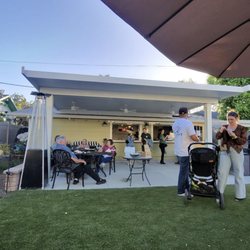 Bougie's Cheese Shop - Back patio