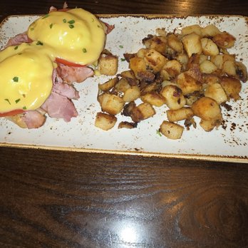 First Watch - Classic Benedict with Potatoes - Breakfast & Brunch Near Me - Bloomingdale, Illinois