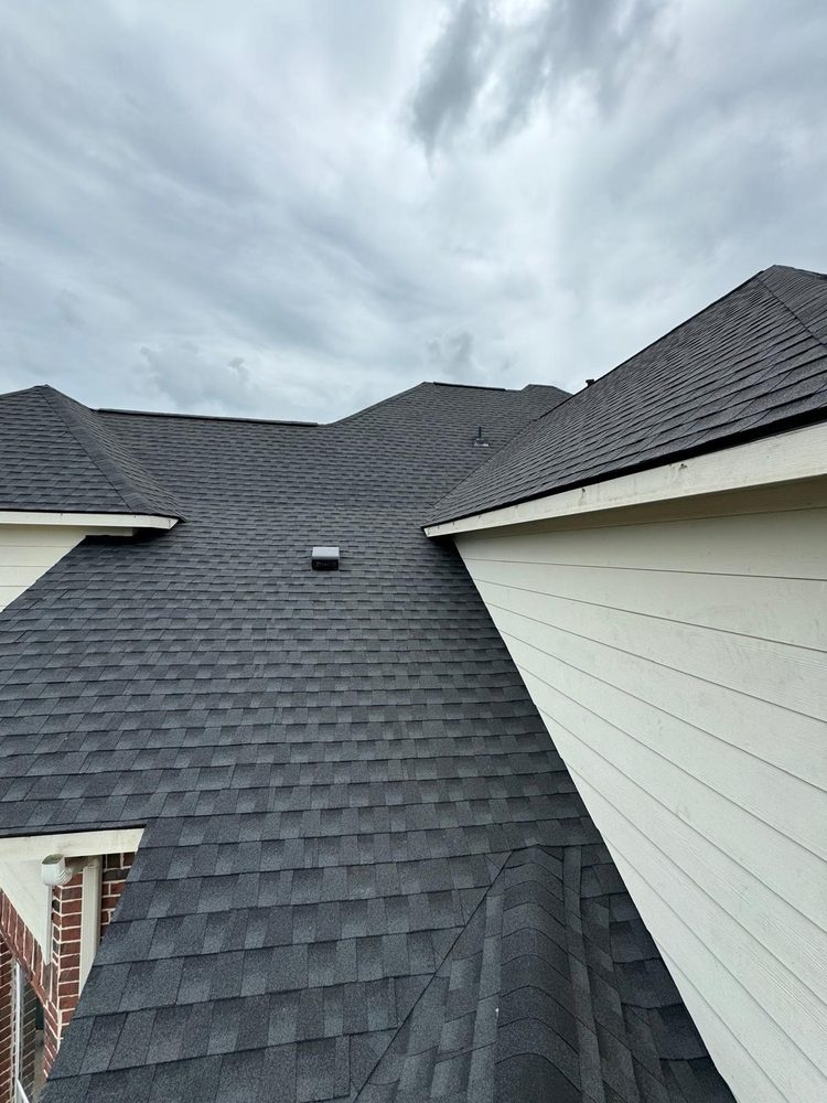 Slide of Argueta's Roofing Specialist