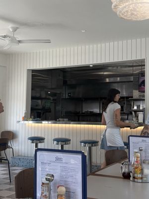 Beau’s Tiny Diner by null